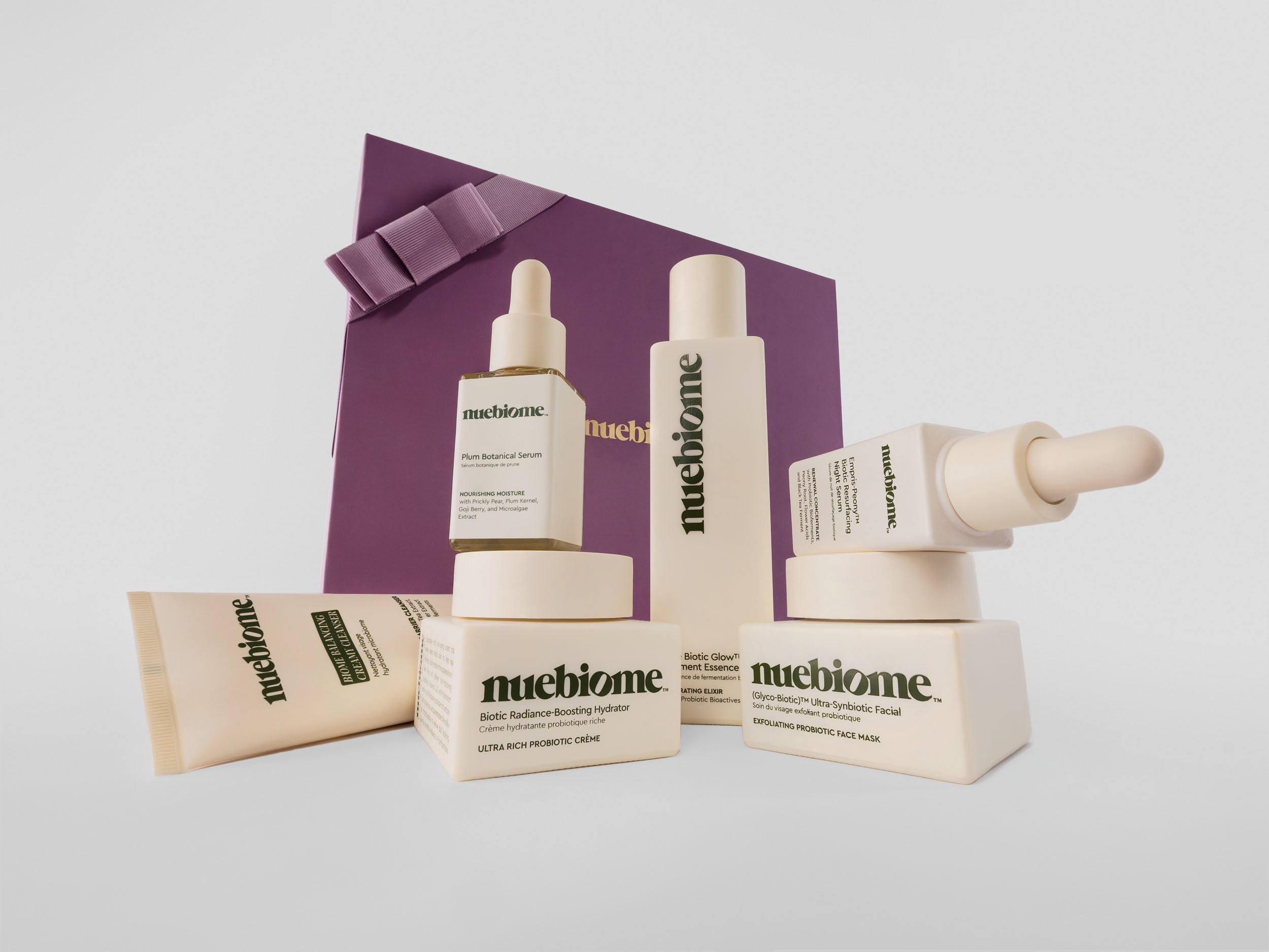 The Art of the Gift: Thoughtful Birthday Gift Ideas for Her hero image